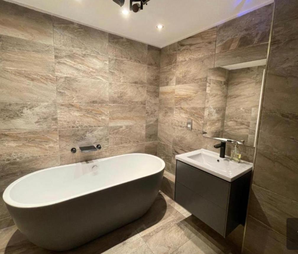 Holiday Apartment In Old Town EDI Exterior photo